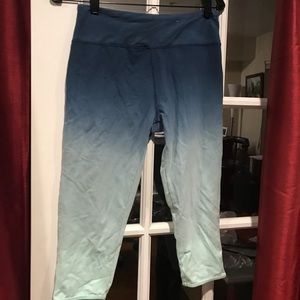 Earth yoga Capri leggings